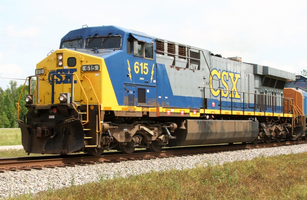 CSX 615 on Q577